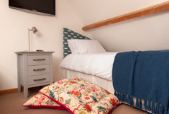 placeholderfourMiddleRight