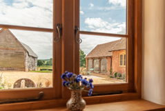 placeholderfourRight